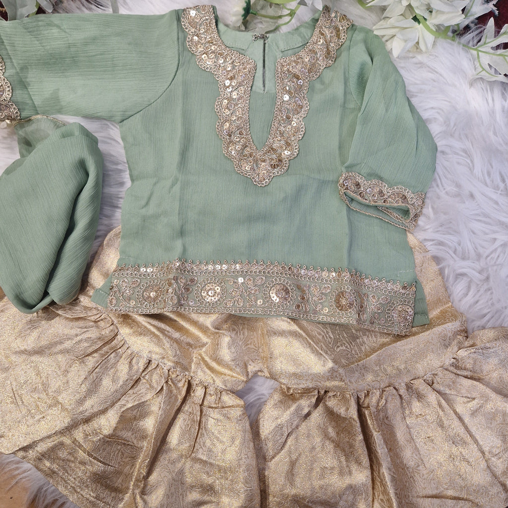 Mint with gold gharara