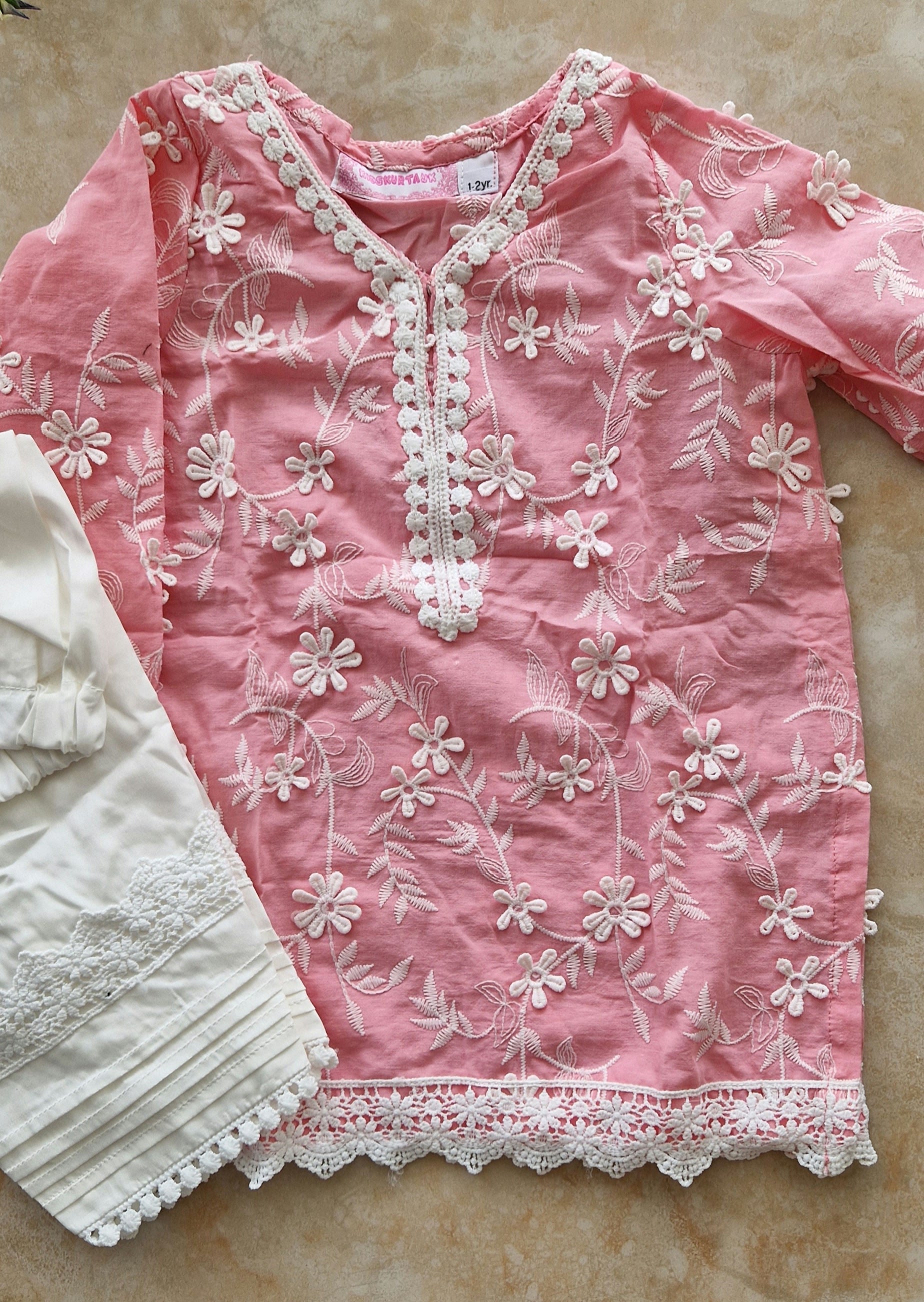 Dusky pink 3d flower (0-3,6-9,9-12 months)