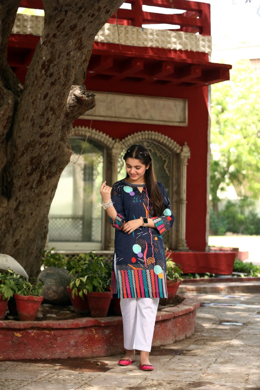 Waniya Blue/White 2 Piece (5-6 years)