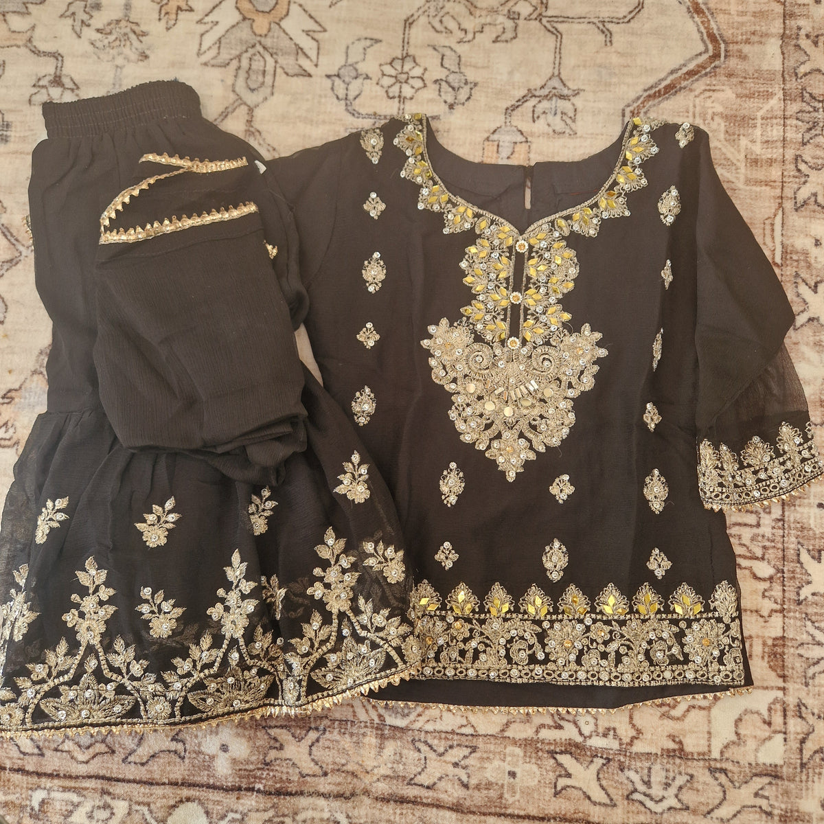 Black gharara (6-12 months and 7-8 yrs)