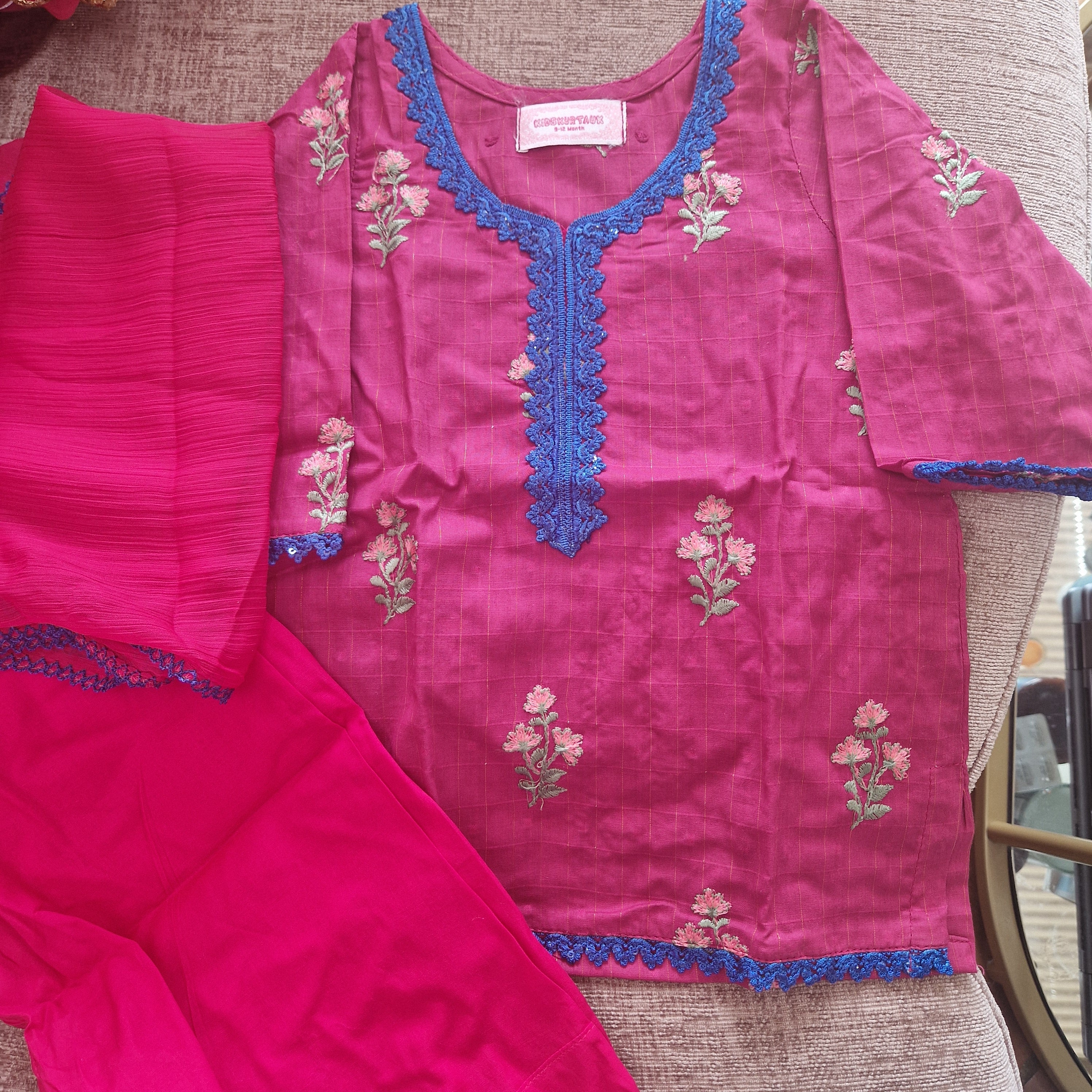 Hot pink with trousers 0-3 months to 15-16 years)