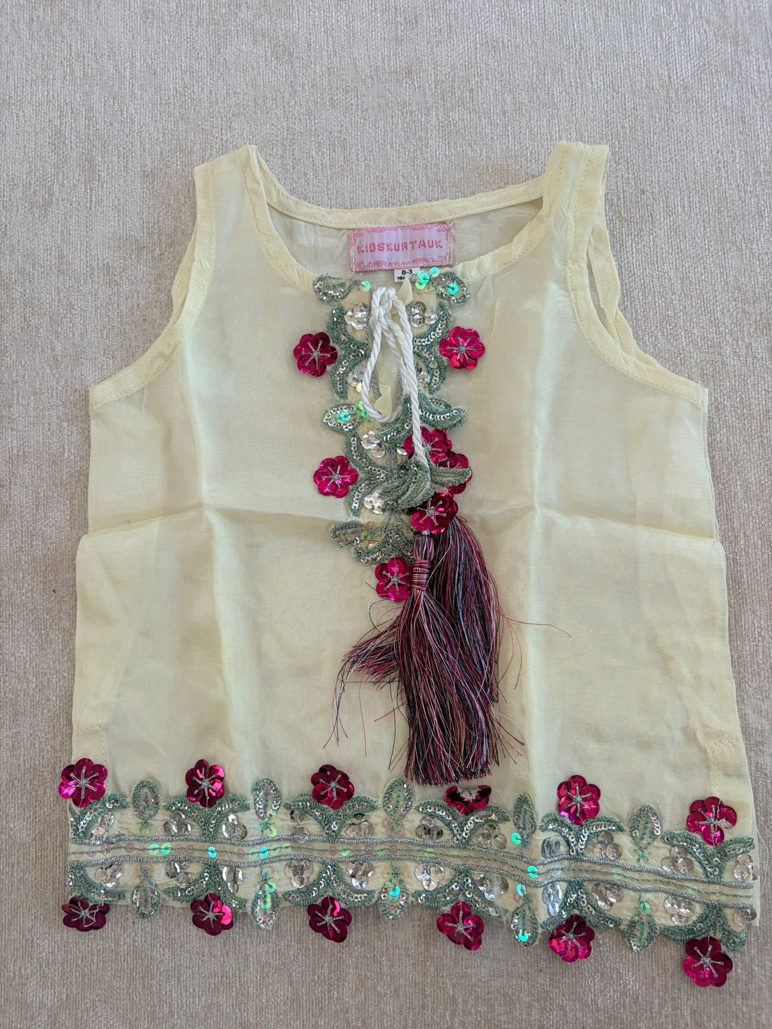 Butter yellow silk (0-3 months to 2-3 years)