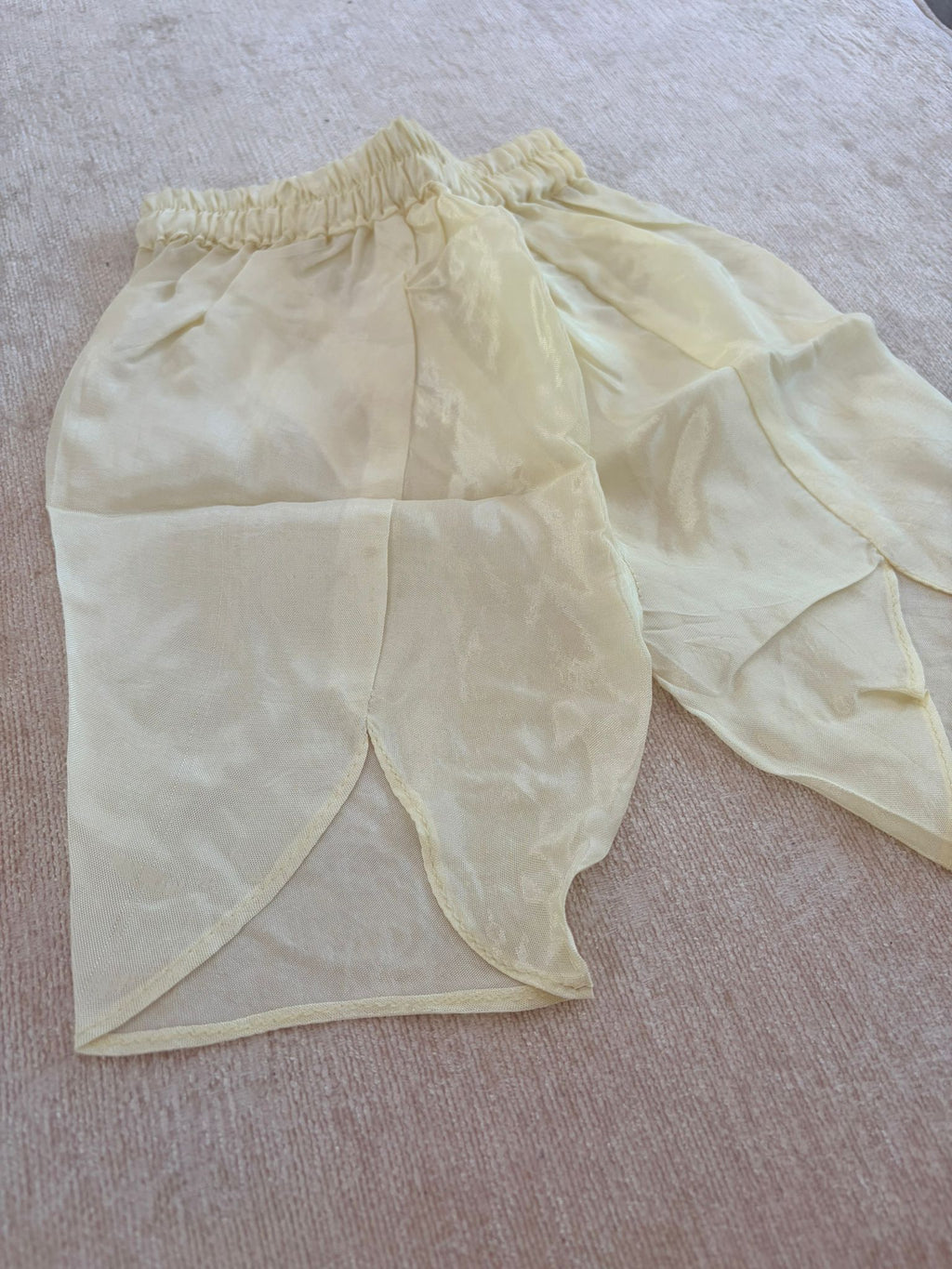 Butter yellow silk (0-3 months to 2-3 years)