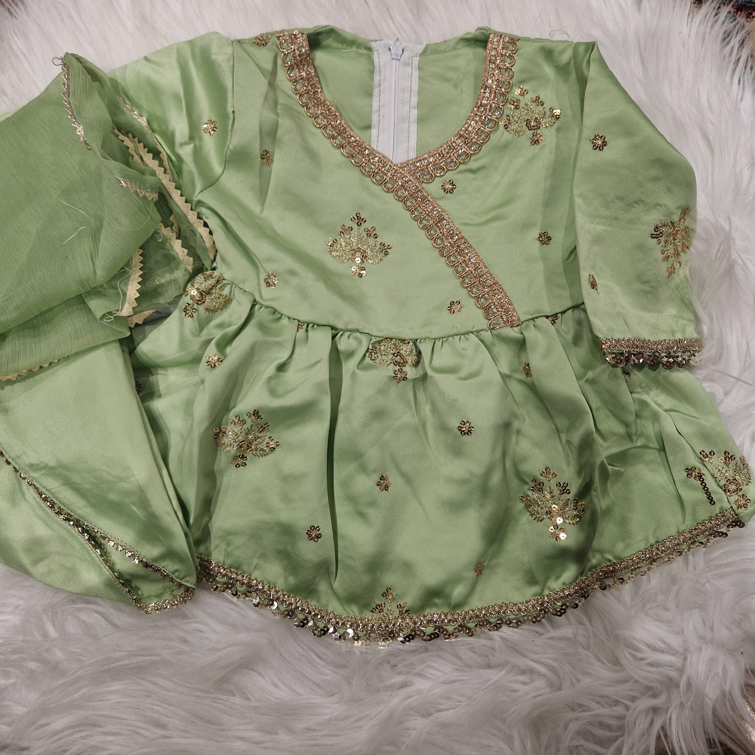 Green frock with tulip (0-3 months to 3-4 years)
